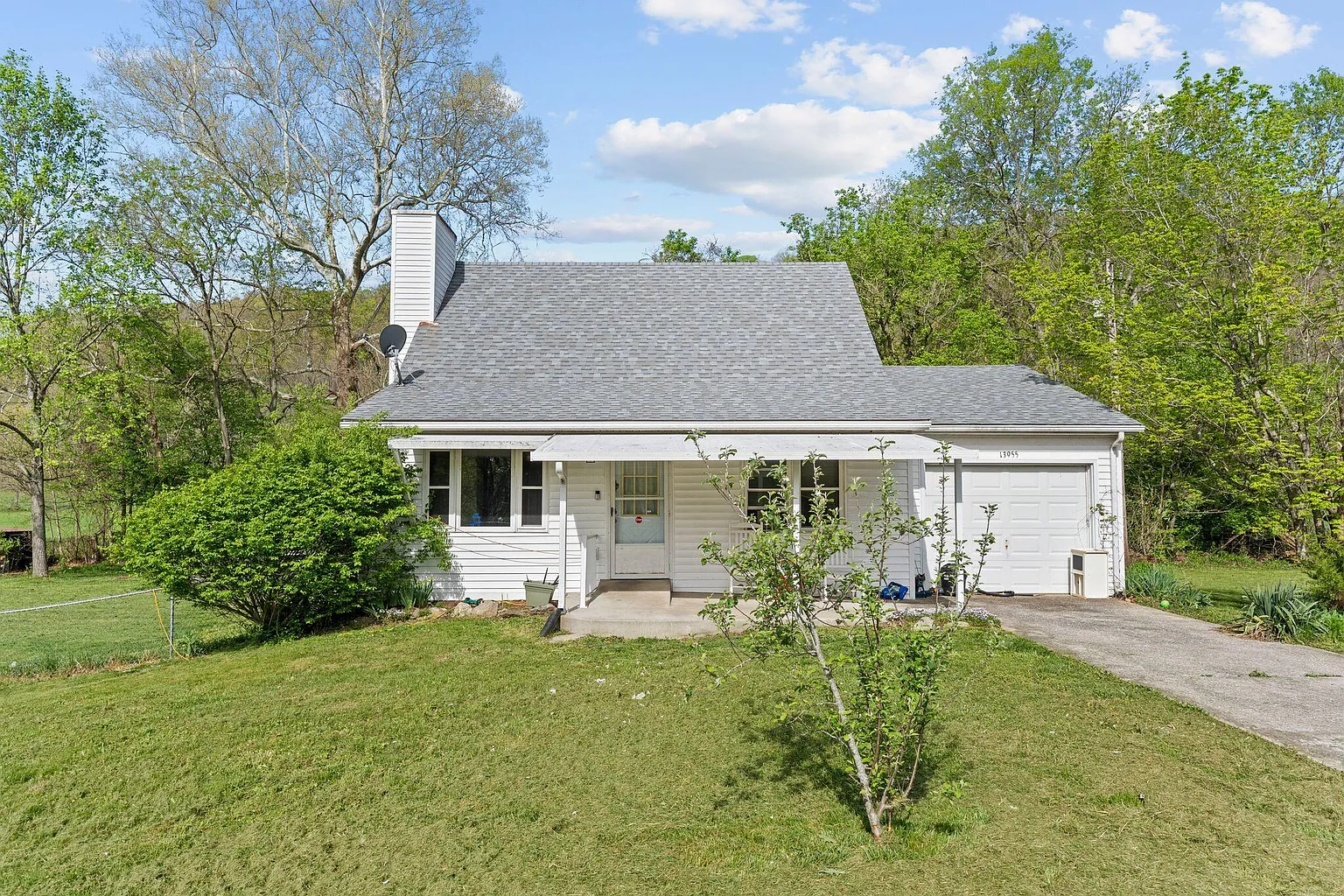 13955 Swallowfield Rd photo 1