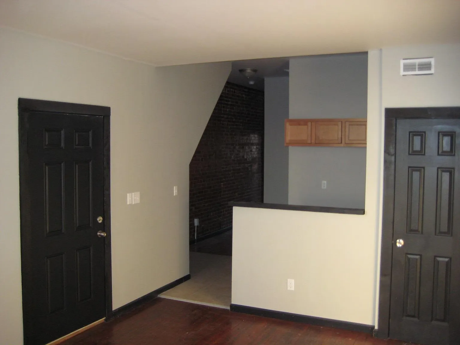 2 bed, 1000 sqft, $875 — Photo 4