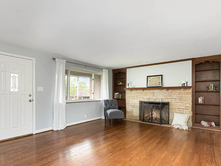 428 Kings Mills Rd — Photo 5