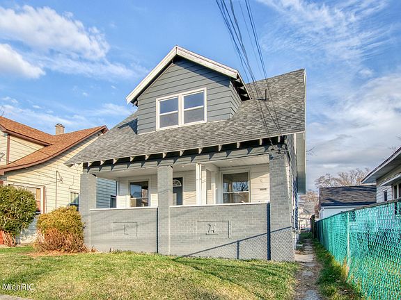 3rd image of 2034 Denwood Ave SW