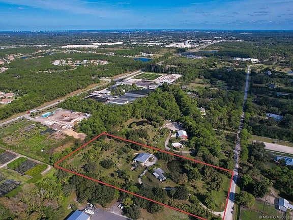 3rd image of 5601 SW Sunshine Farms Way