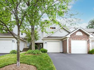 748 Ripple Brook Ln, Elgin, IL 60120