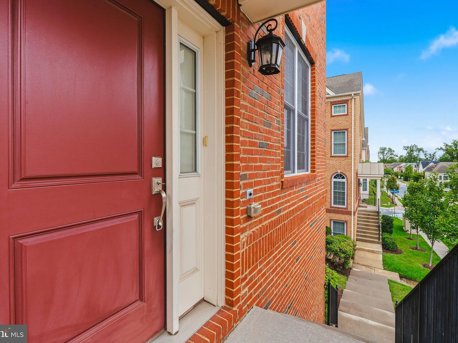 4 bed, 3.5 bath, 3100 sqft, $3,500 — Photo 3