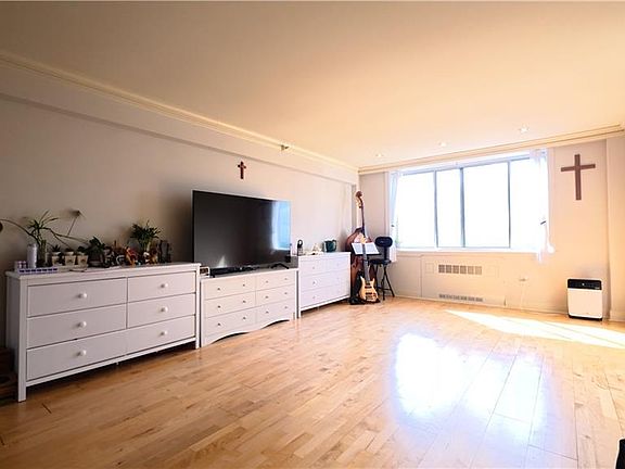 5th image of 2479 Peachtree Rd NE APT 1306