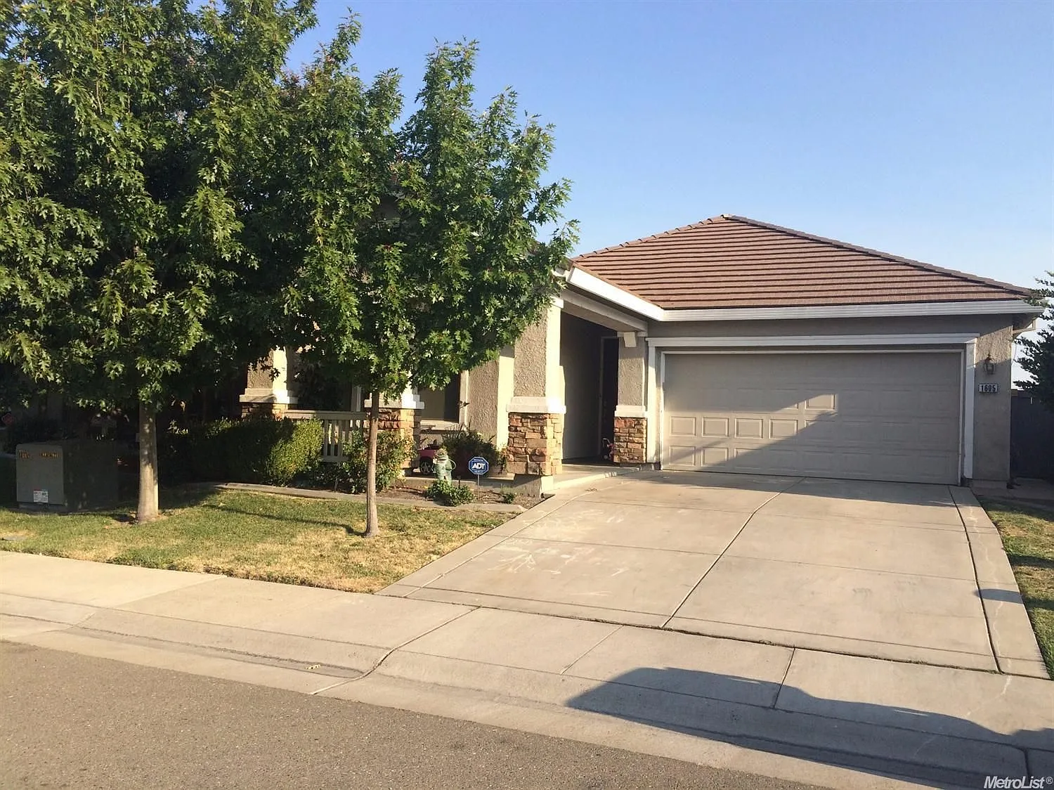 1605 Vosspark Way photo 1