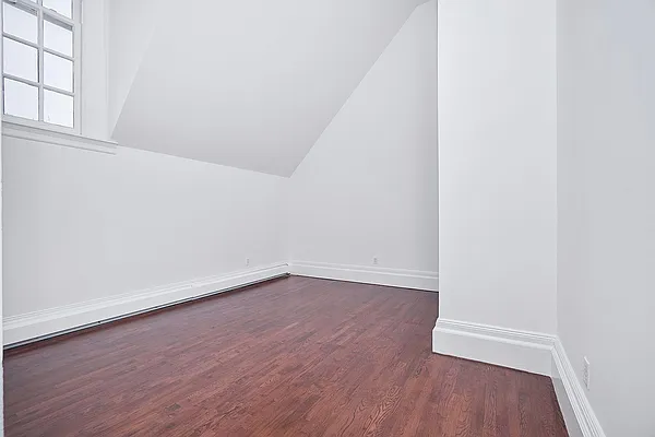 Rented by Keller Williams NYC | media 19