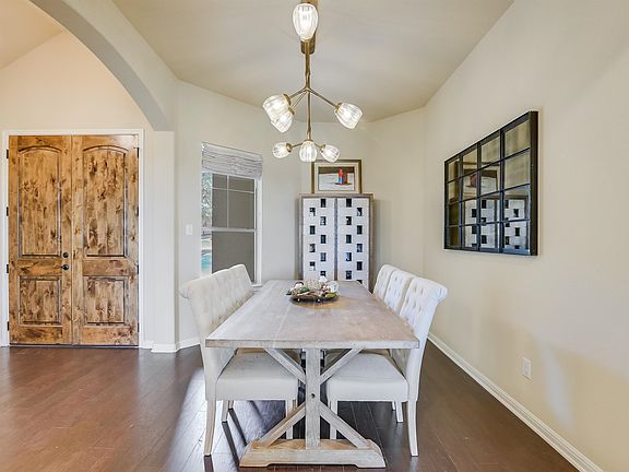 3rd image of 5520 Texas Bluebell Drive