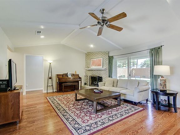 4th image of 13118 Glenside Dr