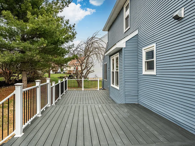 536 Summercroft Dr — Photo 2