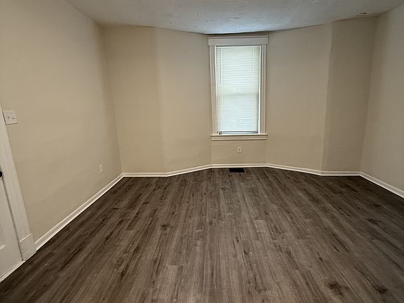 3rd image of 147 Hereford St #1