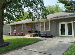 2126 Dawnshire Dr, Columbus, IN 47203