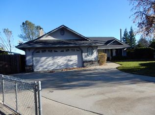 2718 Crystal Tree Dr, Redding, CA 96001