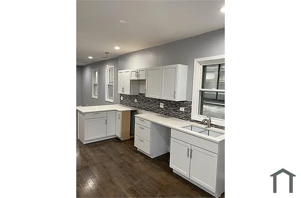 Building Photo - 5760 S Princeton Ave #2