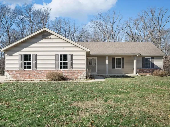 242 Bluestem Ln, Hawk Point, MO 63349