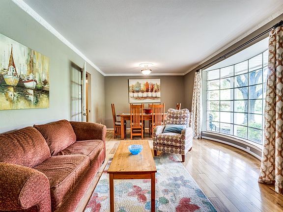 3rd image of 11758 Dixfield Dr