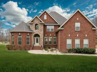 2001 Martins Bend Dr, La Vergne, TN 37086