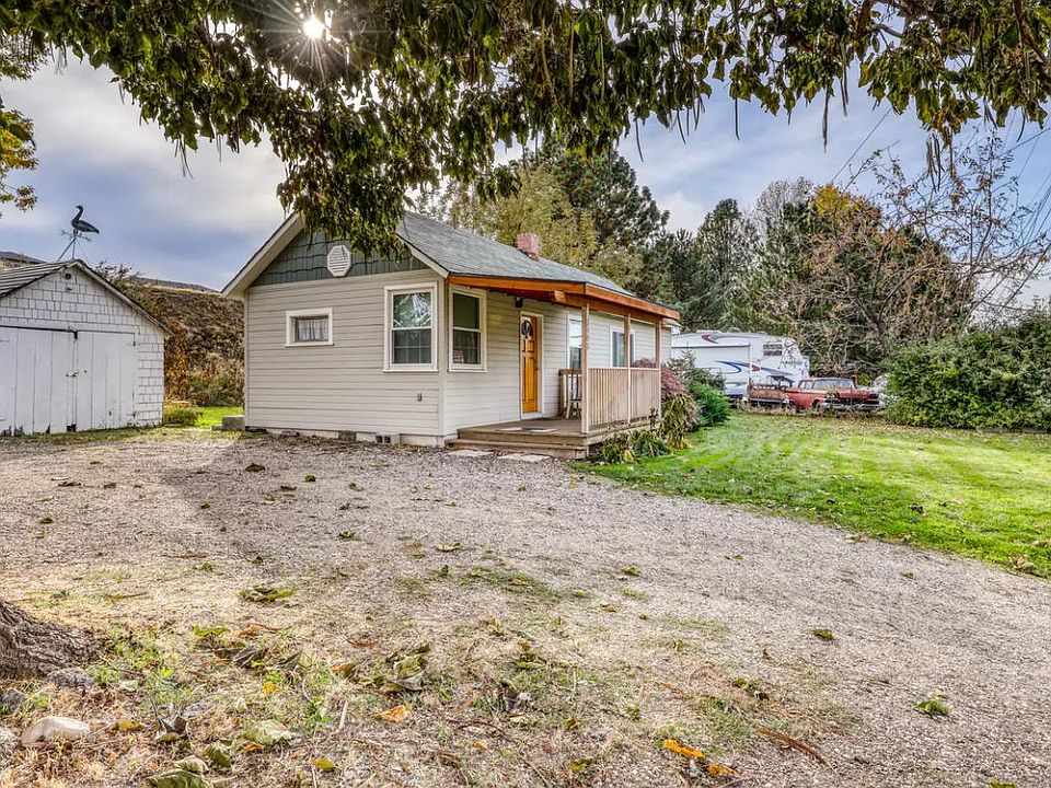 2nd image of 3905 E Boise Ave