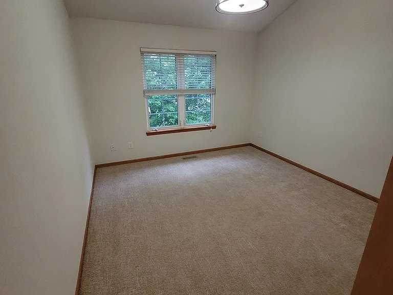 1530 Ranier Dr — Photo 8