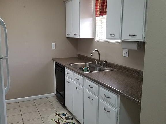 3rd image of 305 Bellmar Ln
