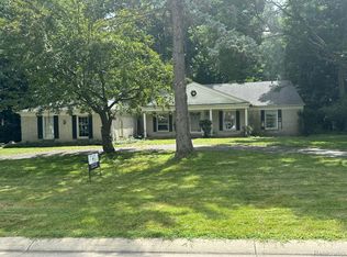 1409 Chestnut Ln, Rochester Hills, MI 48309