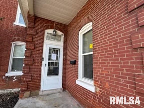 3rd image of 908 Spruce St