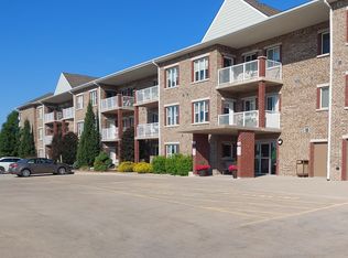 10 Summer Grove Rd, Lambton Shores, ON N0M 1T0