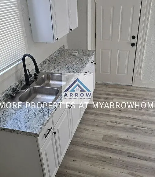 1240 Rosemont Ave — Photo 8