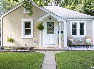 209 E Conover Ave, Eureka, IL 61530