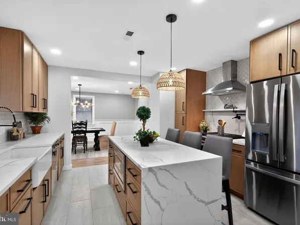 410 Cadwalader Ave, Elkins Park, PA 19027