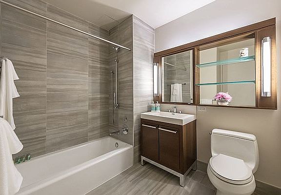 4th image of 100 W 31st St APT 25D
