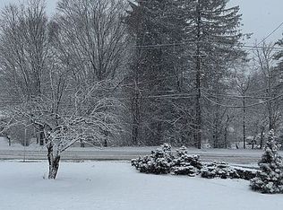 1 Juniper Ln, Natick, MA 01760
