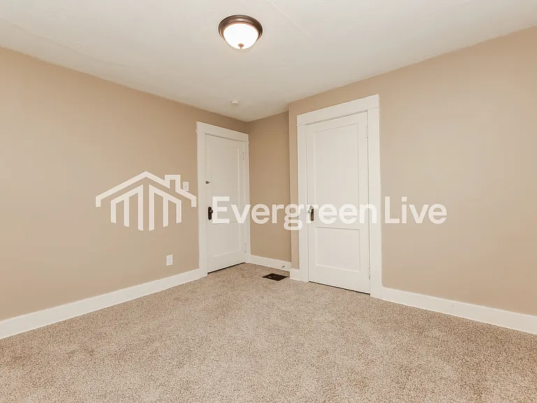 1681 Meriline Ave — Photo 11
