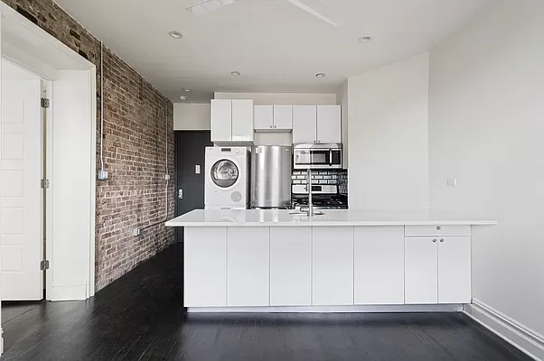 Rented by Outpost Brokerage LLC | media 48