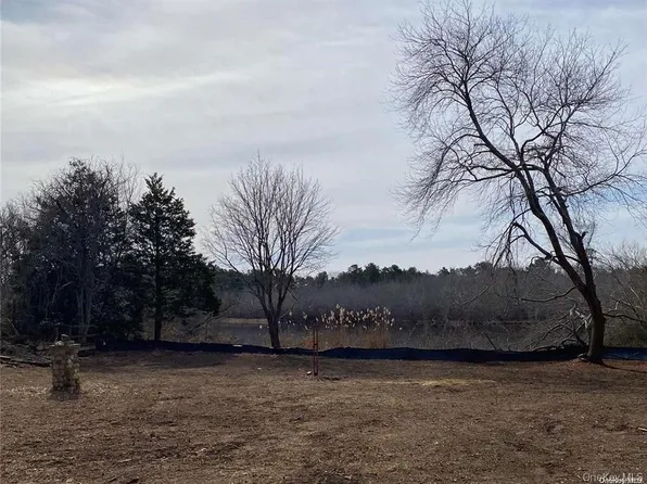 1217 W Main Street, Riverhead, NY 11901