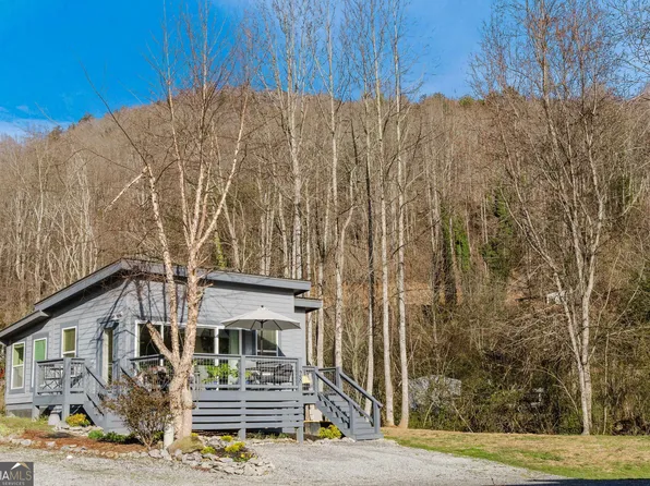 28 Maple St, Clayton, GA 30525