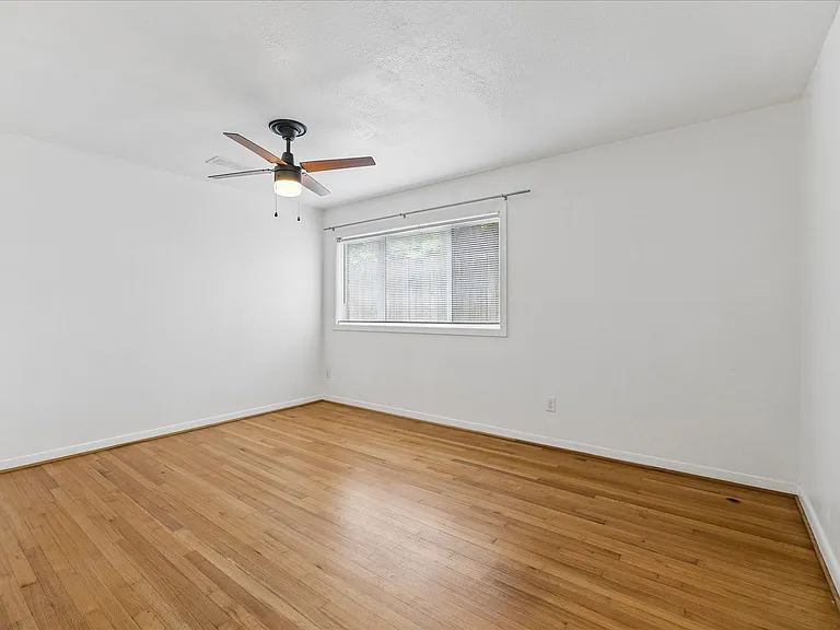 5242 Beechnut St — Photo 17
