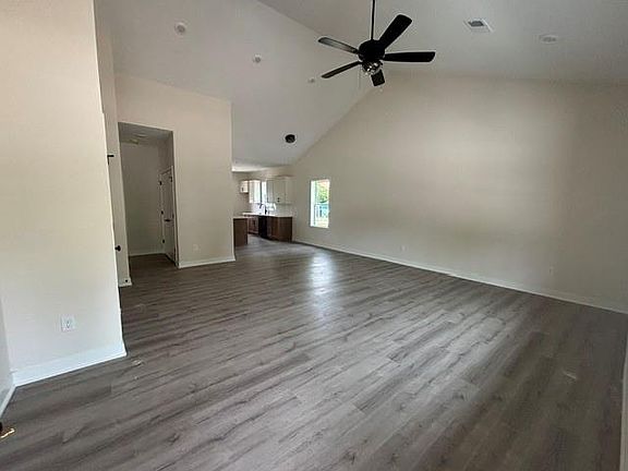 3rd image of 444 N Prairie St