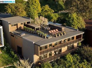 123 Pershing Dr, Oakland, CA 94611