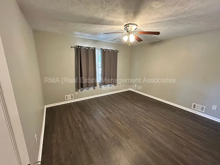12B Lisa Ln — Photo 3