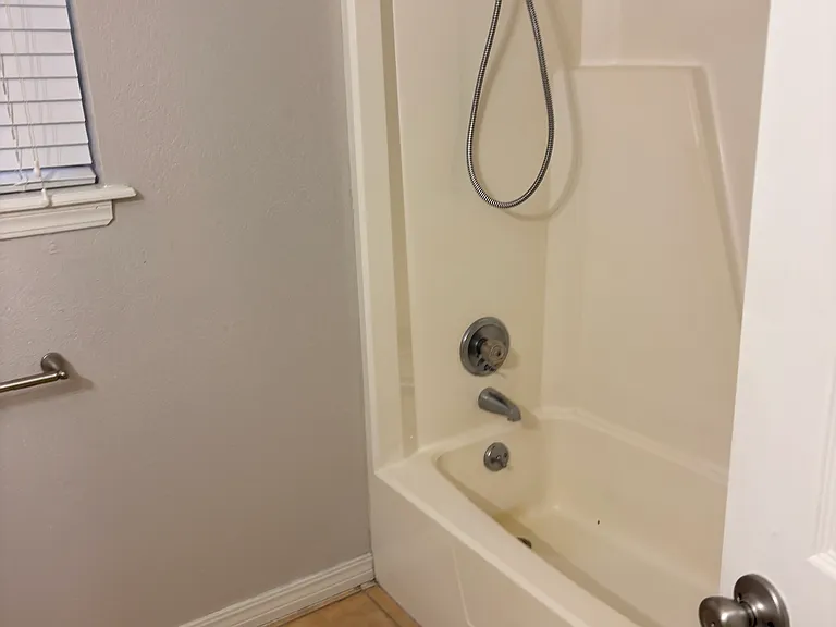 827 Hardy Springs Cir #B — Photo 19