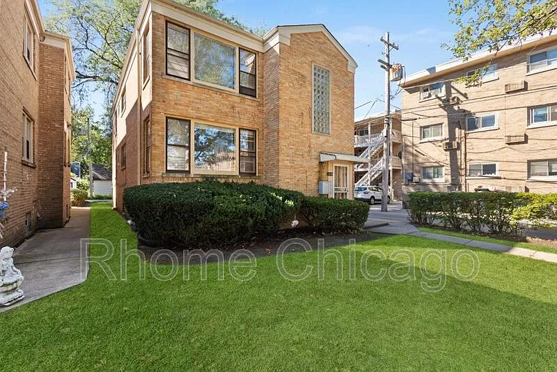 3 bed, 1.5 bath, $2,400 — Photo 3