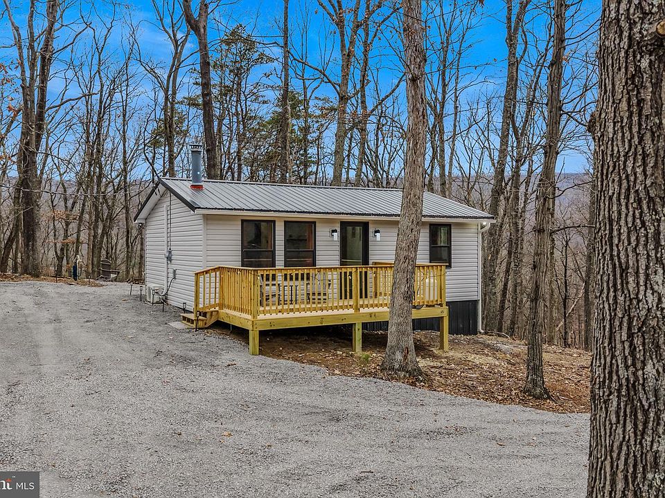 1st image of 830 Wisteria Ln