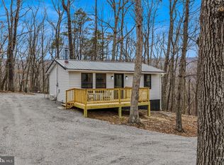 830 Wisteria Ln, Berkeley Springs, WV 25411