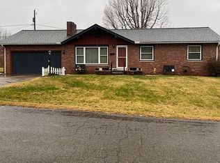 1871 Bayberry Ln, Coshocton, OH