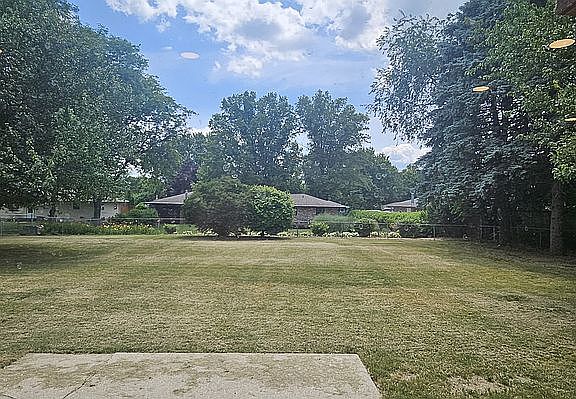 3rd image of 3247 Cavendish Dr