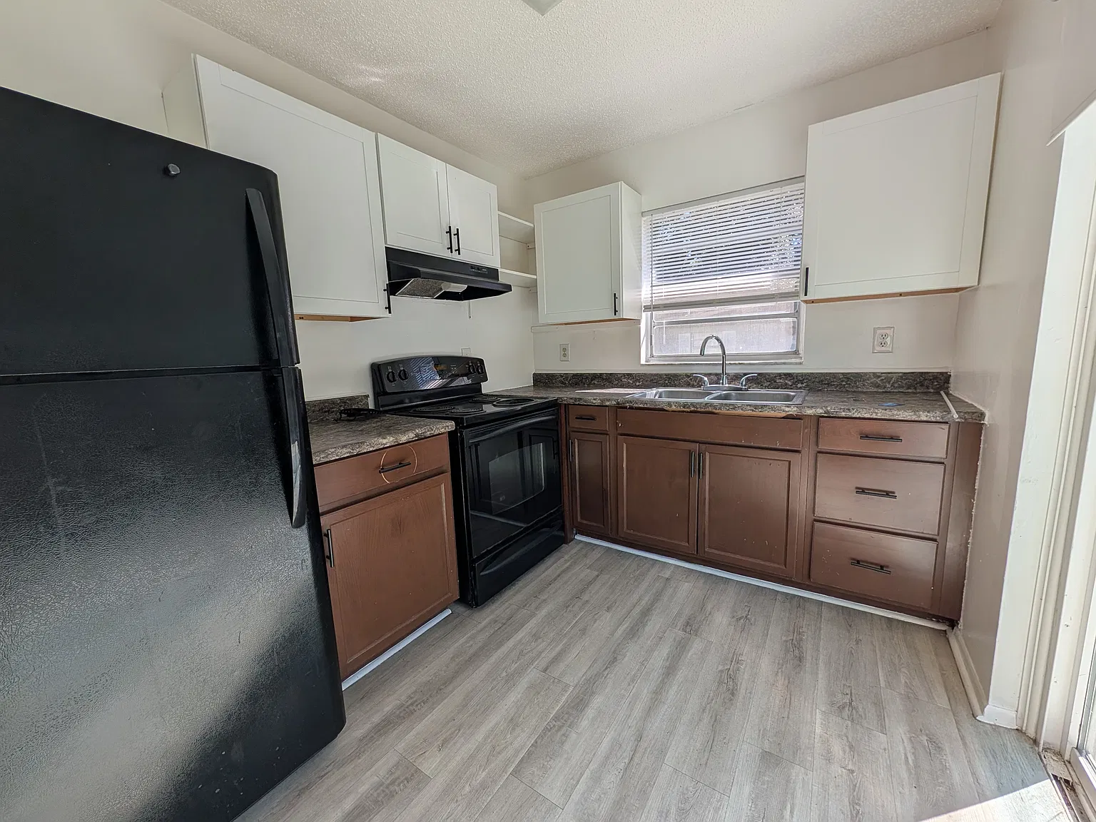 2 bed, 500 sqft, $1,250 — Photo 1