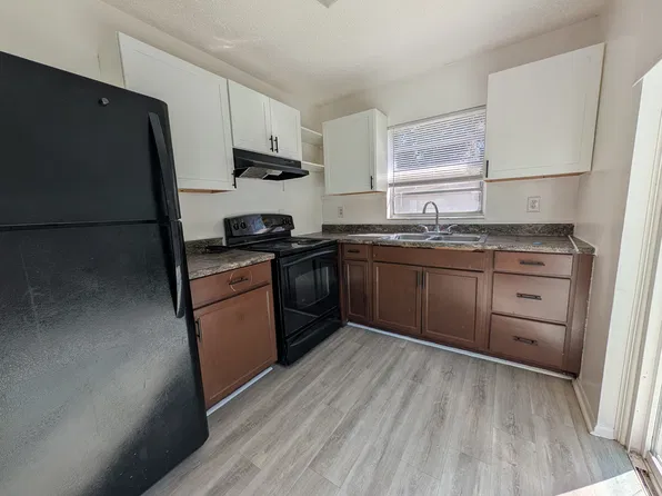 14815 N 20th St APT B, Lutz, FL 33549