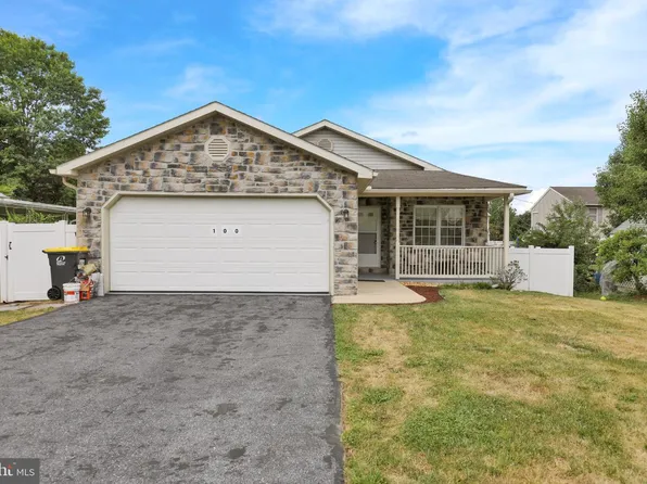 100 N Robeson St, Robesonia, PA 19551