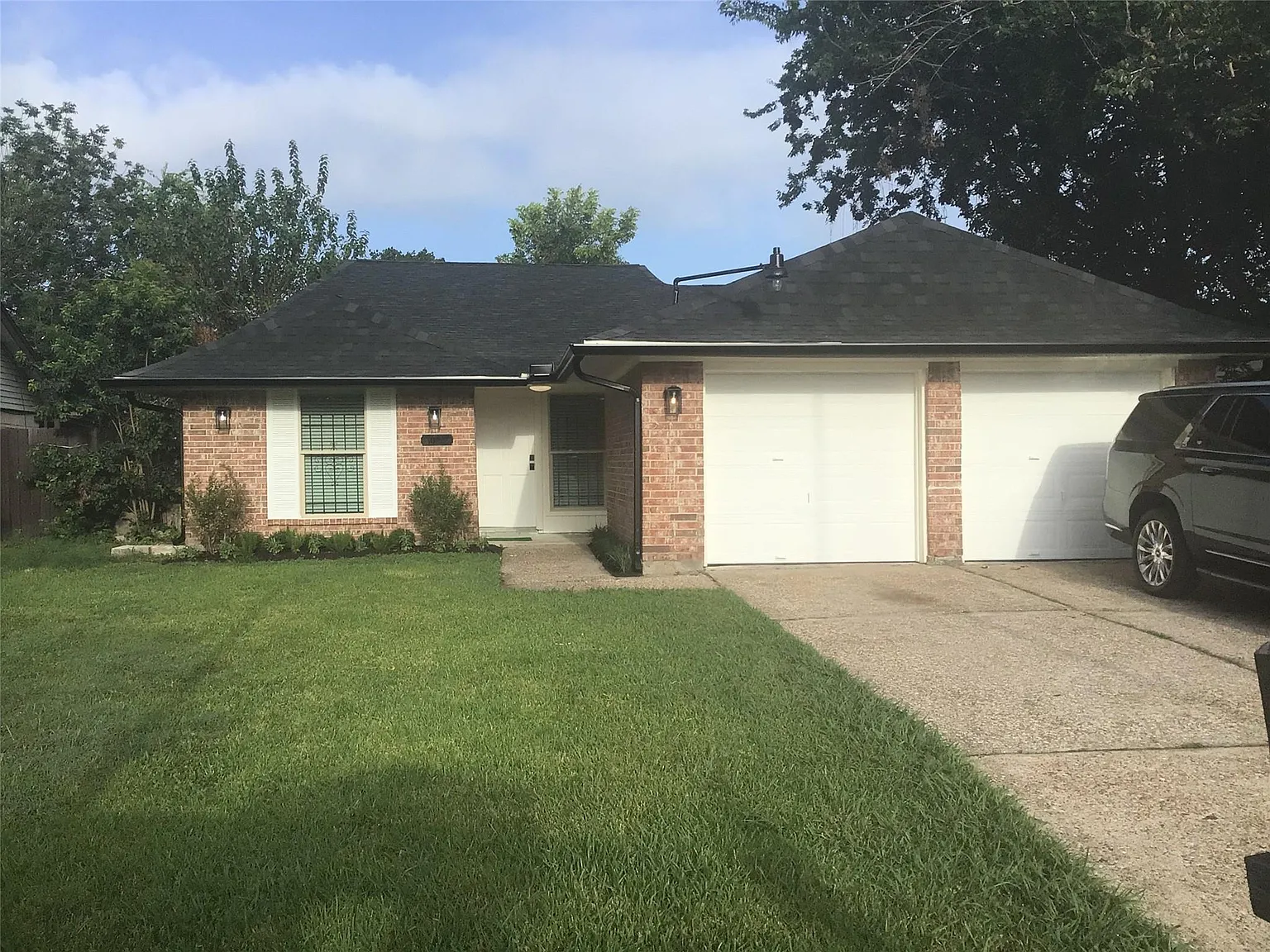3 bed, 1.5 bath, 1105 sqft, $1,800 — Photo 1