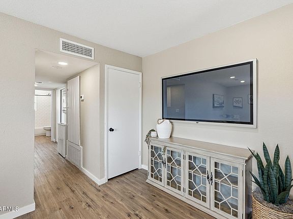 5th image of 4756 E MORELAND Street